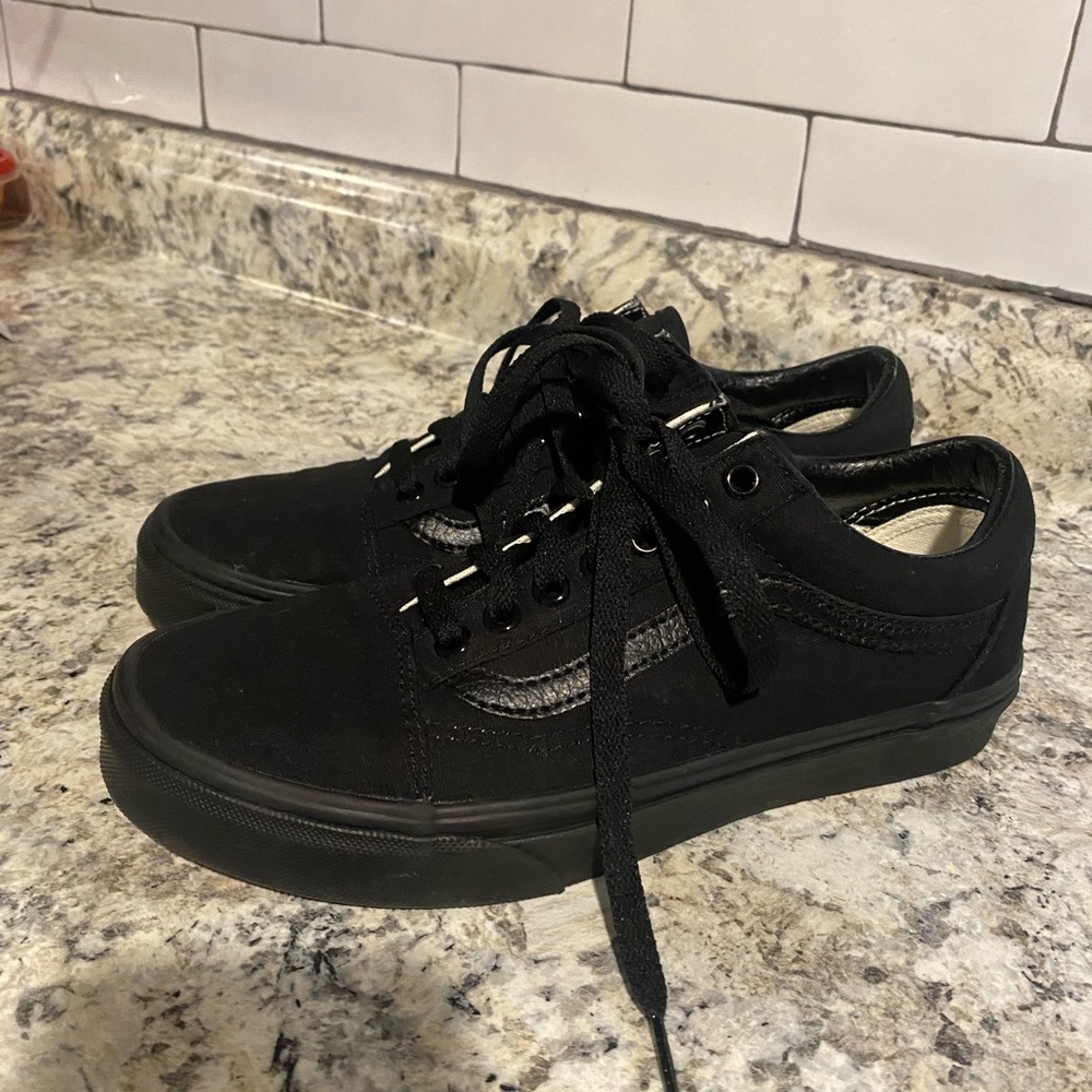 Black men’s women’s Vans